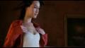 Maggie Q danse comme une hyene en chaleur pour un client